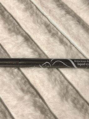 Ferocious Feather Liquid Eyeliner - Coco Kitten